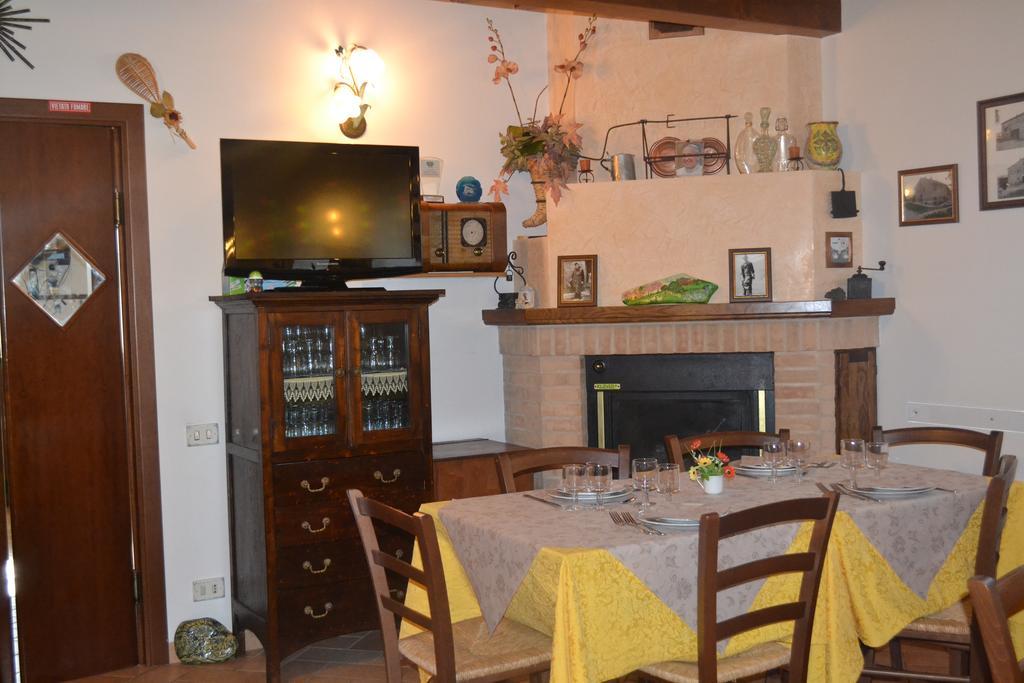 Agriturismo Montorso Monte Rinaldo エクステリア 写真